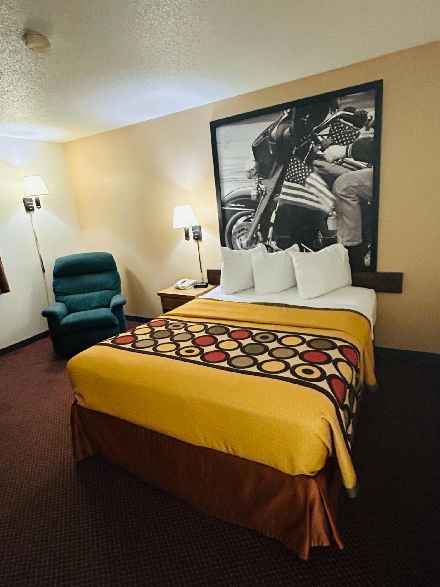 Motel Super 8 By Wyndham Hot Springs Exterior foto