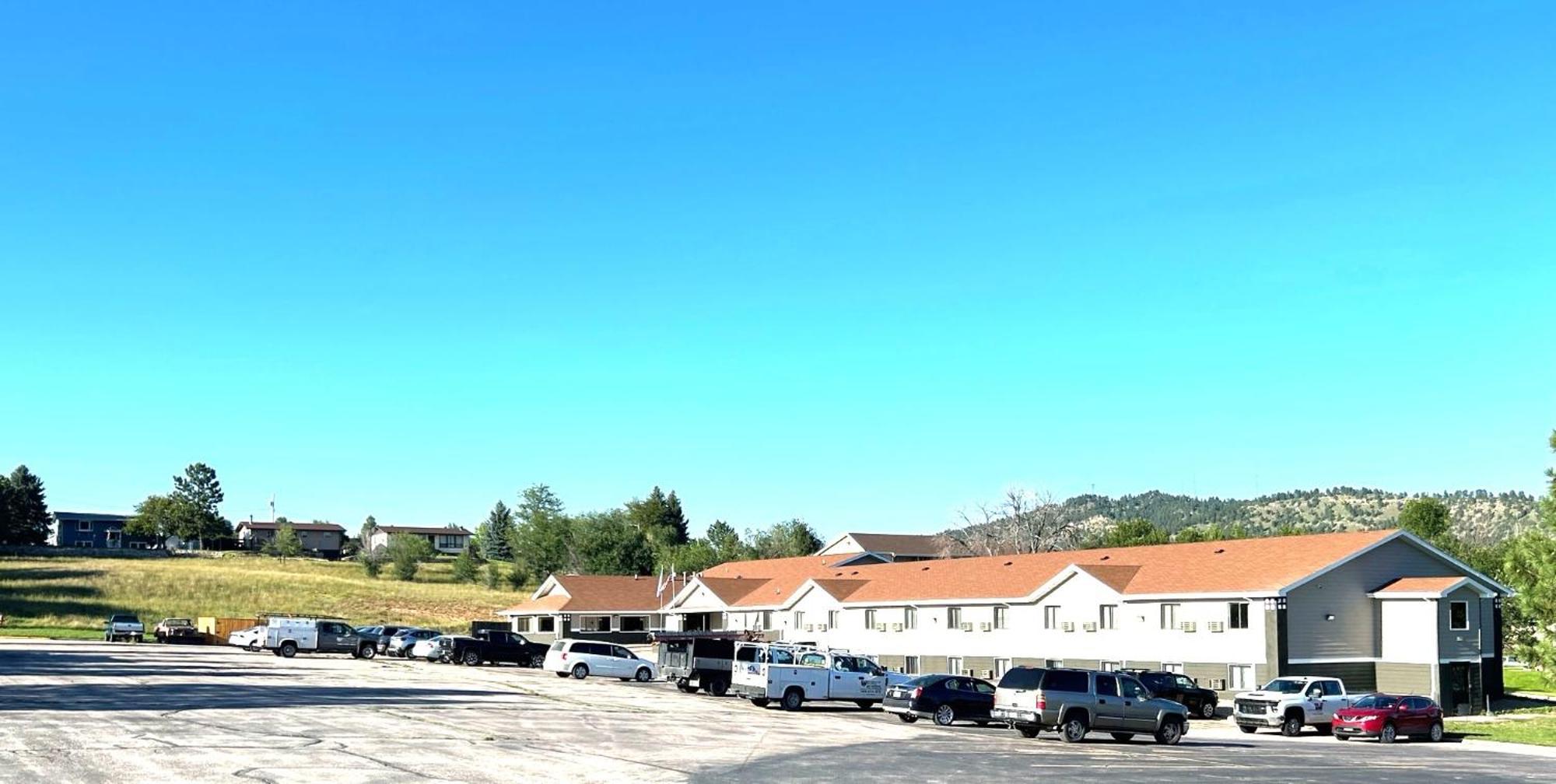 Motel Super 8 By Wyndham Hot Springs Exterior foto